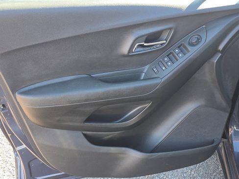 Certified 2019 Chevrolet Trax LT w/ Driver Confidence Package image 31