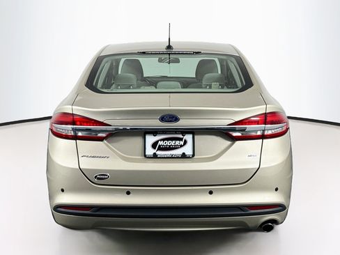 Used 2018 Ford Fusion SE FWD image 14