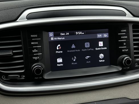 Used 2019 Kia Sorento LX image 16