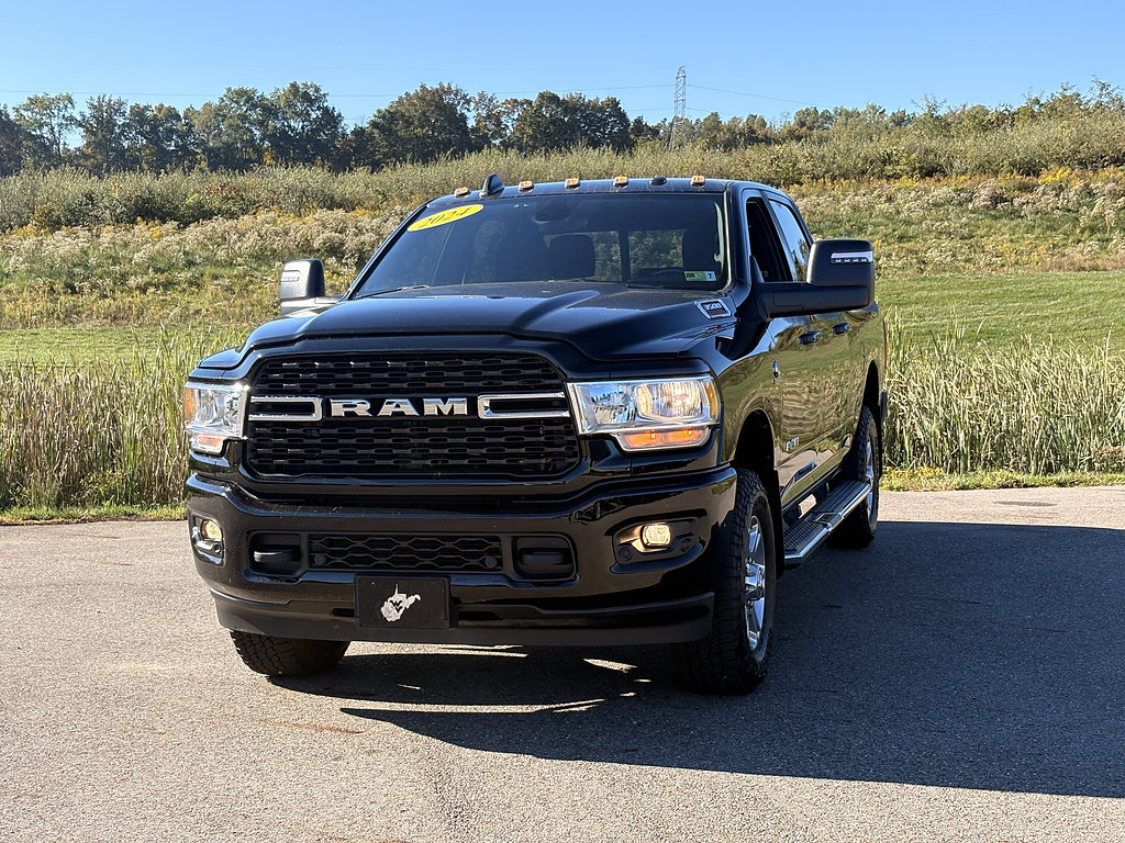 Used 2024 RAM 3500 Big Horn w/ Level 2 Equipment Group AWD/4WD image 1