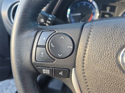 Used 2018 Toyota Corolla SE image 16