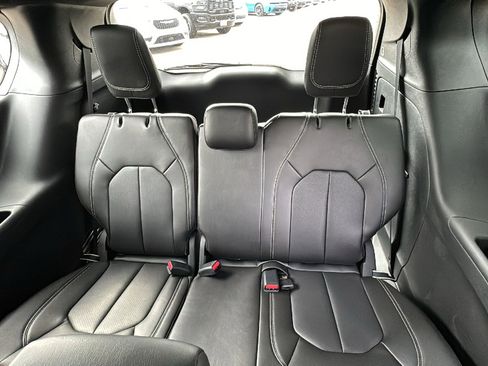 New 2026 Chrysler Pacifica Select image 16