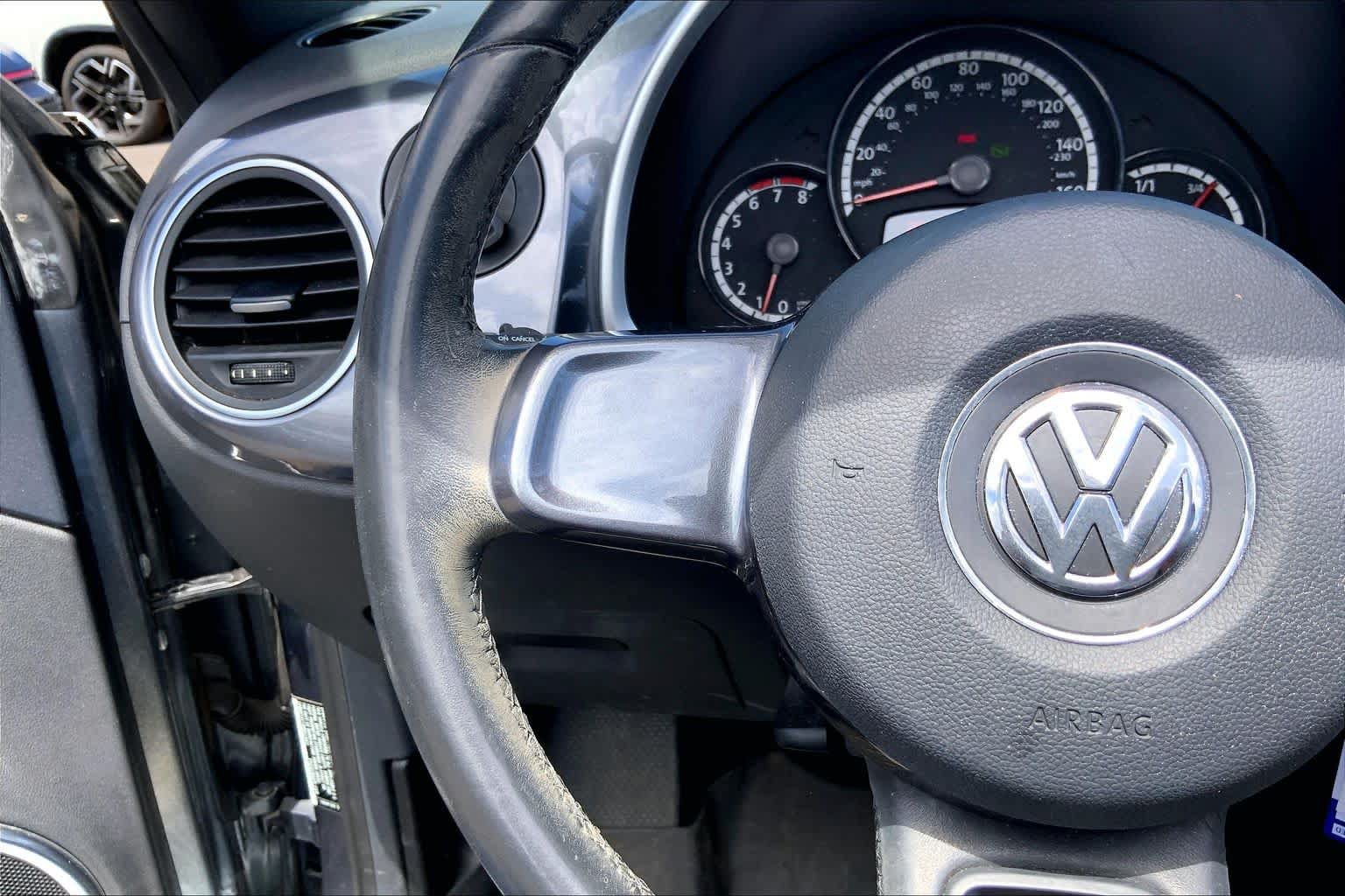 Used 2013 Volkswagen Beetle 2.5 FWD image 23