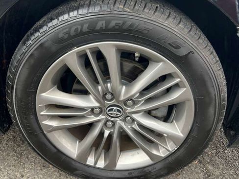 Used 2015 Toyota Camry SE image 12