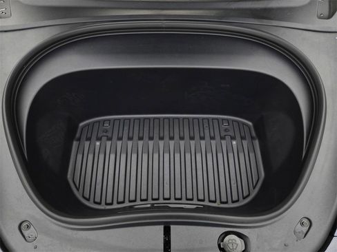 Used 2025 Tesla Model 3 Performance image 32