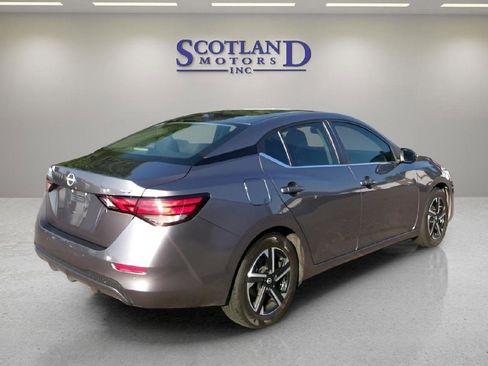 Used 2024 Nissan Sentra SV FWD image 6