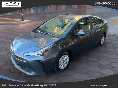 Used 2022 Toyota Prius L Eco FWD image 3