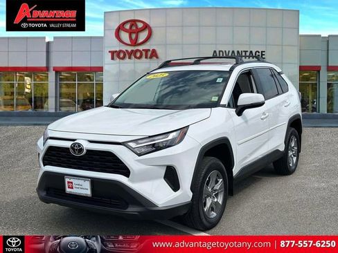 Used 2025 Toyota RAV4 XLE w/ Convenience Package image 4