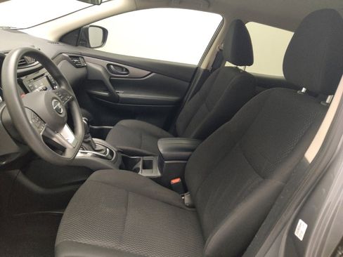 Used 2019 Nissan Rogue Sport S image 17