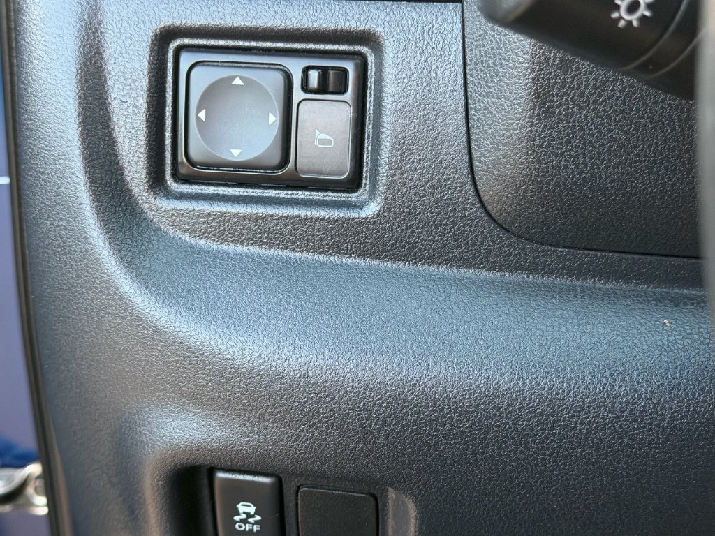 Used 2018 Nissan Versa SV w/ SV Special Edition Package FWD image 27