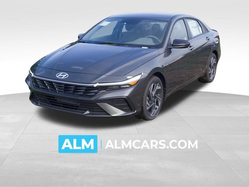 Used 2025 Hyundai Elantra Sport FWD image 1