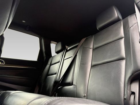 Used 2022 Jeep Grand Cherokee Limited image 4