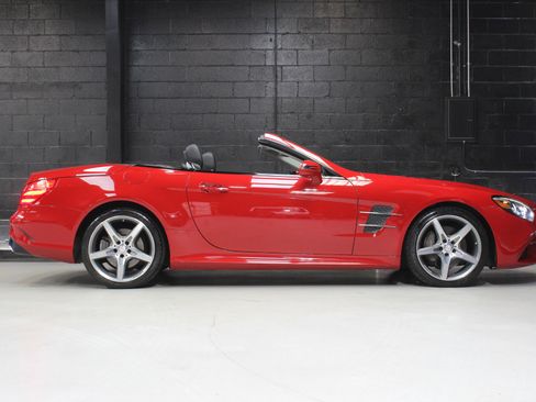 Used 2017 Mercedes-Benz SL 550 image 17
