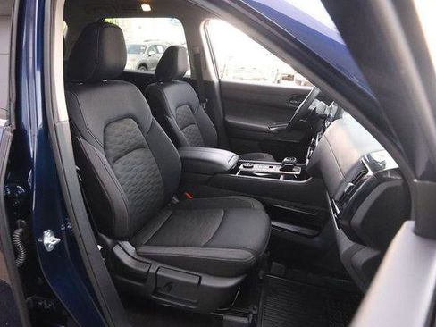 Used 2025 Nissan Pathfinder SV AWD/4WD image 28