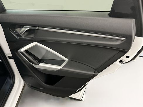 Used 2025 Audi Q3 2.0T Premium image 32