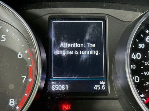 Used 2021 Volkswagen Tiguan SEL FWD image 19