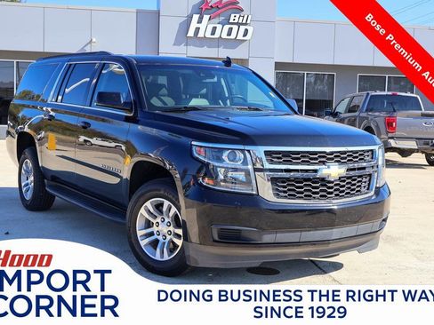 Used 2018 Chevrolet Suburban LT image 1