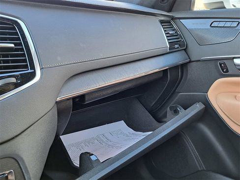 Used 2023 Volvo XC90 B6 Ultimate w/ Lounge Package image 13