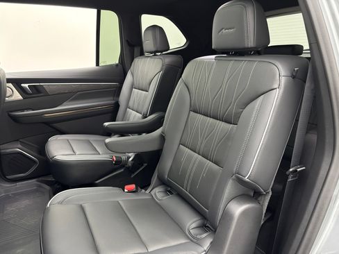 New 2026 Buick Enclave Avenir w/ Super Cruise Package FWD image 47
