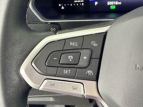 Used 2022 Volkswagen Tiguan SE image 16