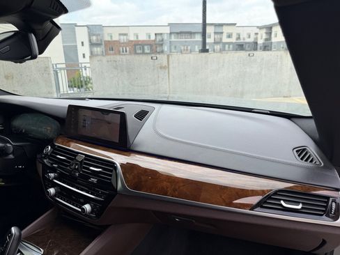 Used 2019 BMW M550i xDrive AWD/4WD image 32