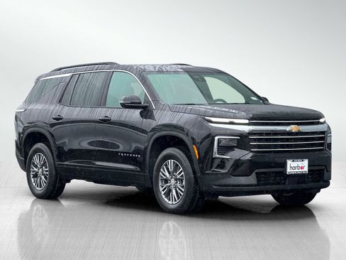 New 2025 Chevrolet Traverse LT w/ Enhanced Driving Package image 2