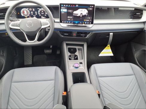 New 2026 Volkswagen Tiguan SE image 15