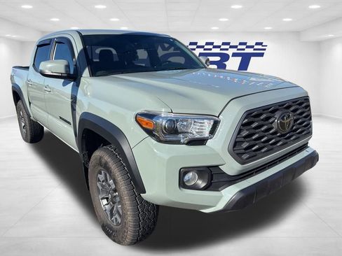 Used 2023 Toyota Tacoma TRD Off-Road image 3