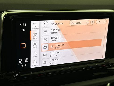 Used 2024 Volkswagen Atlas Peak Edition SE image 18