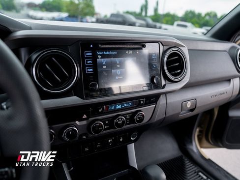 Used 2016 Toyota Tacoma TRD Off-Road image 35