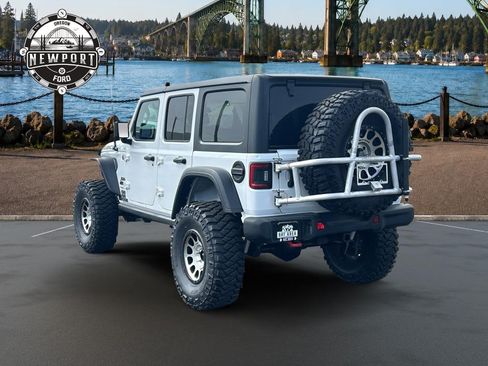 Used 2018 Jeep Wrangler Unlimited Rubicon w/ Steel Bumper Group AWD/4WD image 6