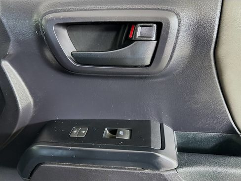 Used 2020 Toyota Tacoma SR image 29