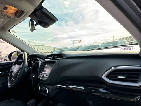 Certified 2023 Chevrolet TrailBlazer LS image 23