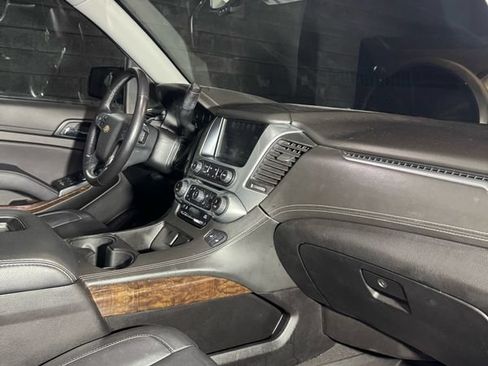Used 2019 Chevrolet Suburban LT AWD/4WD image 15
