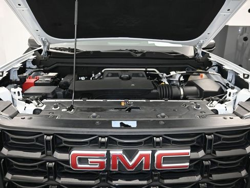 Certified 2024 GMC Canyon Elevation image 28