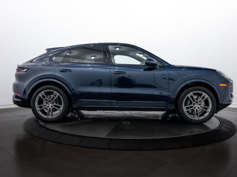 Certified 2025 Porsche Cayenne image 8