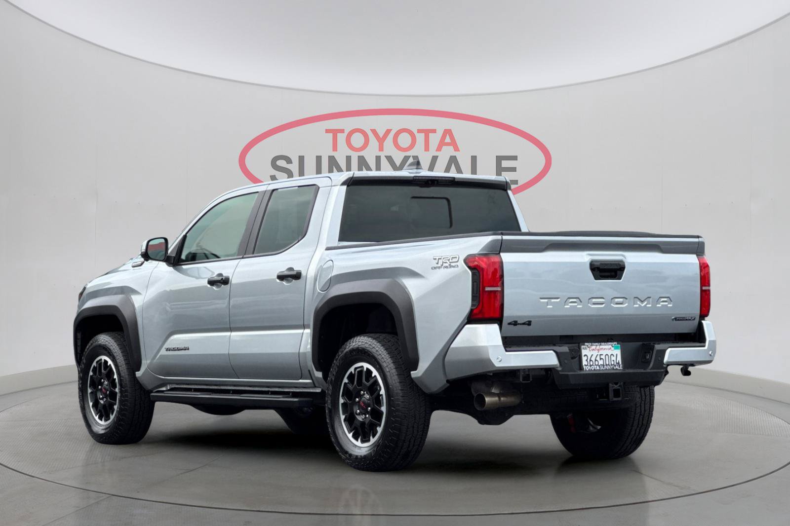 Certified 2025 Toyota Tacoma TRD Off-Road AWD/4WD image 8