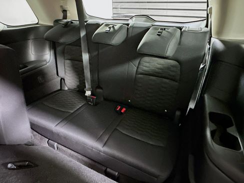 Used 2025 Nissan Pathfinder SV image 27