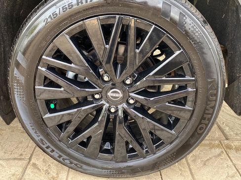 Certified 2025 Nissan Altima 2.5 SV w/ SV Special Edition Package AWD/4WD image 14