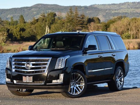 Used 2015 Cadillac Escalade Premium image 5