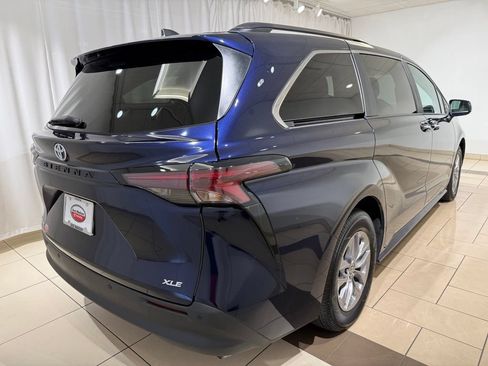 Certified 2025 Toyota Sienna XLE w/ XLE Plus Package AWD/4WD image 5