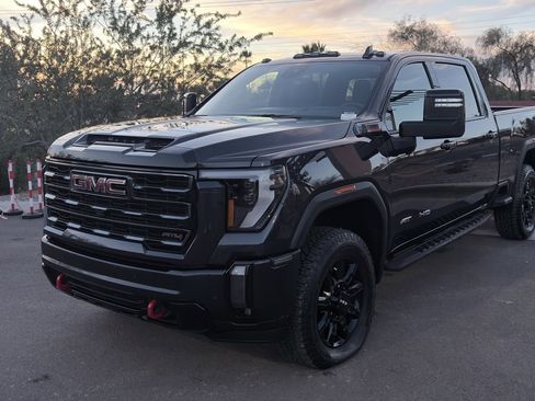 Used 2024 GMC Sierra 2500 AT4 w/ AT4 Premium Plus Package image 7