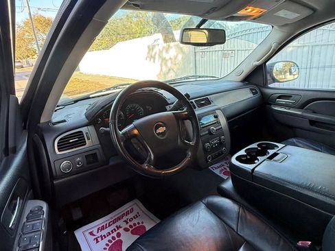 Used 2010 Chevrolet Avalanche LS w/ Convenience Package image 11