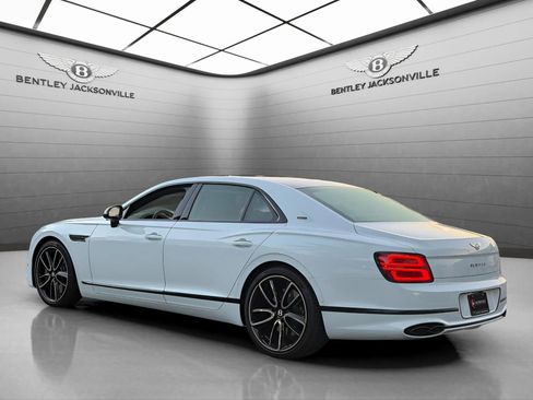 Certified 2024 Bentley Flying Spur V8 image 12