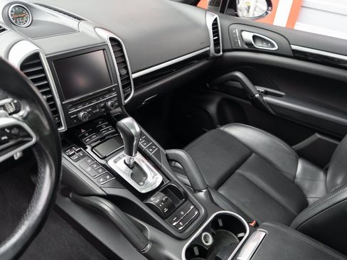 Used 2015 Porsche Cayenne S AWD/4WD image 17
