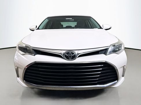 Used 2016 Toyota Avalon XLE Plus image 2