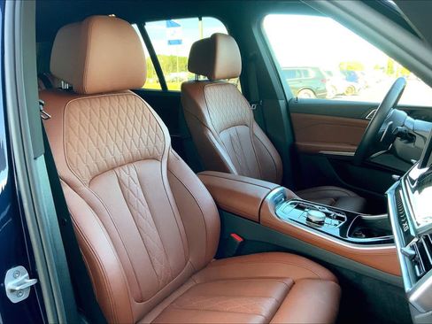 Used 2025 BMW X5 xDrive40i image 8