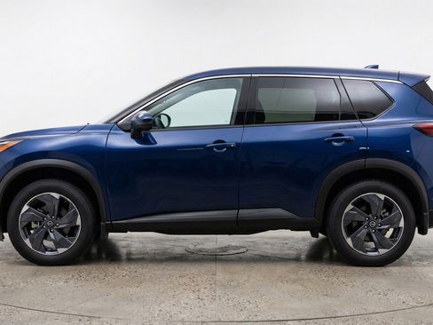 Used 2025 Nissan Rogue SV image 5