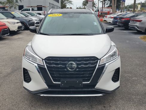 Used 2021 Nissan Kicks SV image 2