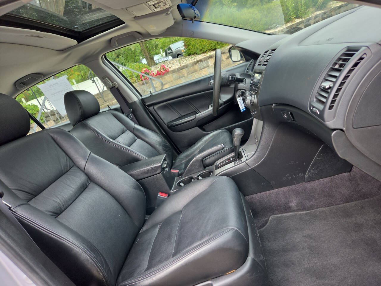 Used 2005 Honda Accord EX image 24